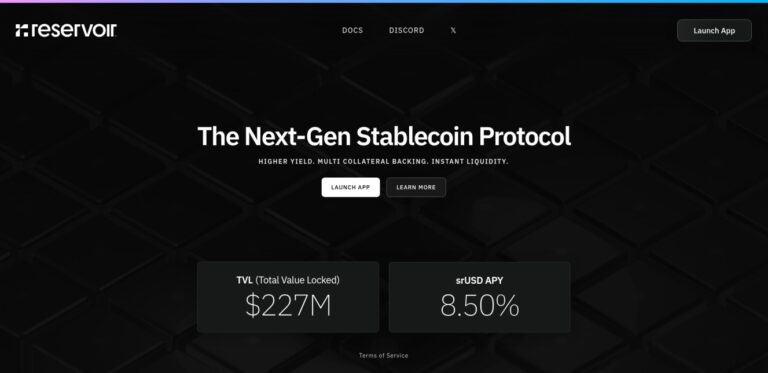 Reservoir stablecoin protocol interface displaying total value locked and APY for srUSD.